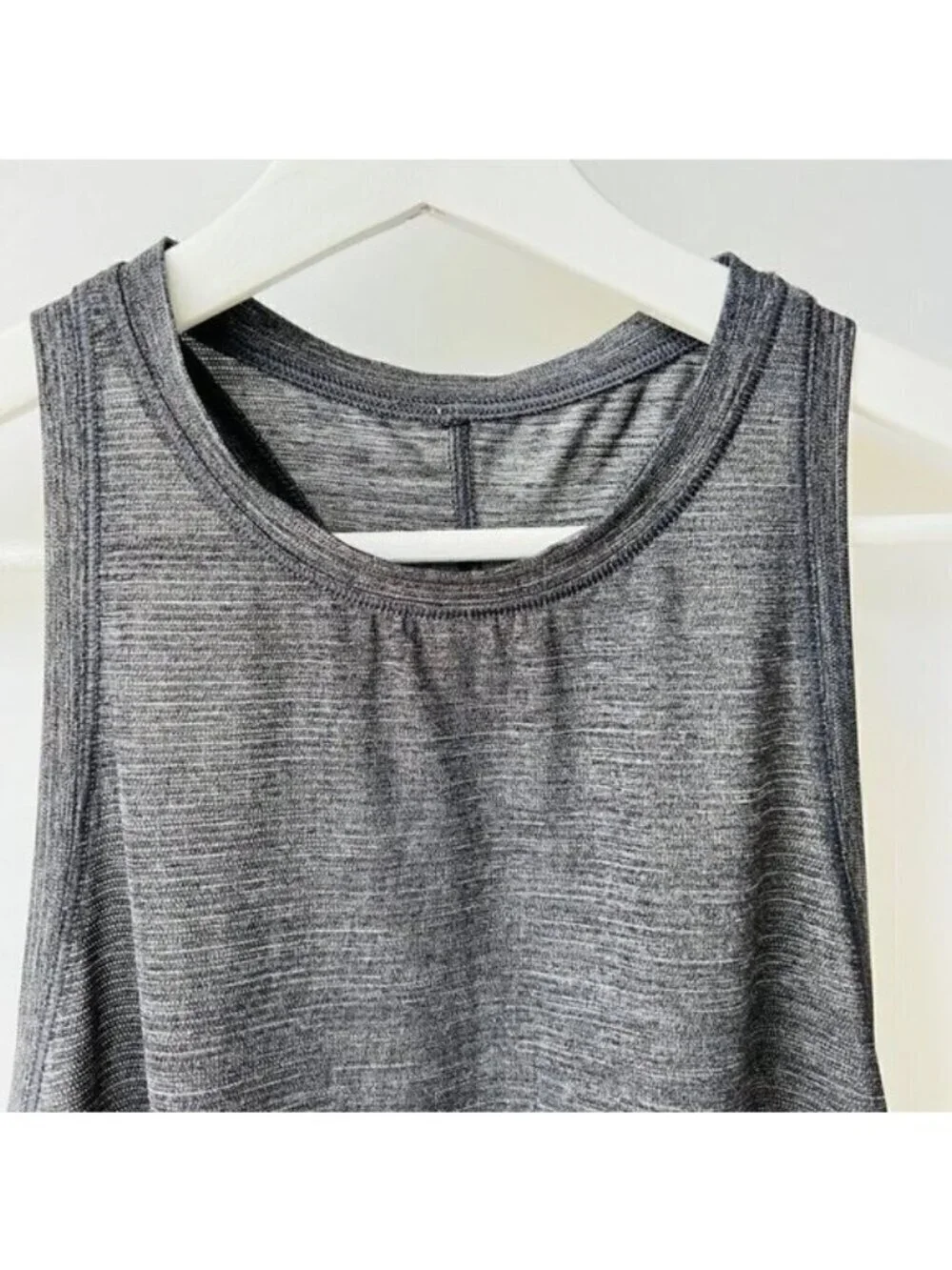 LULULEMON Hot like Agni singlet in heather gray size 4 J57